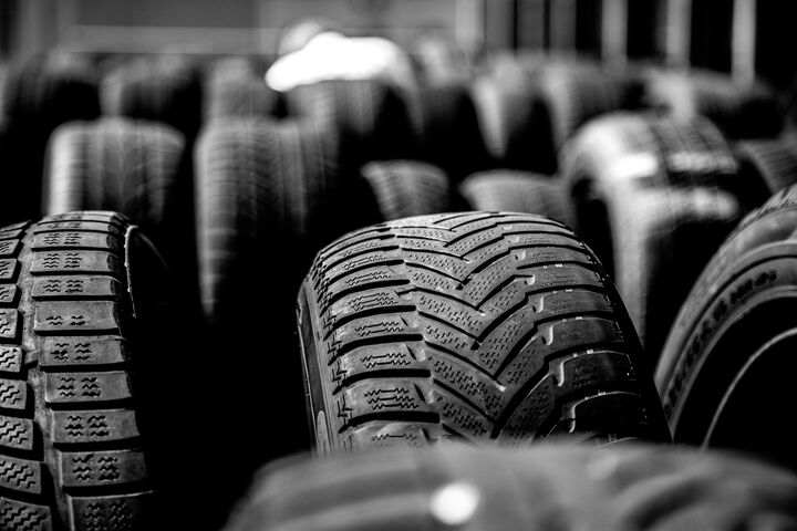 auto, schrott, reifen, autoreifen, automarken, automobile, autoreifen, autoteile, bewegung, car, demontage, entsorgen, entsorgung, ersatzteile, fahren, fahrzeug, ganzjahresreifen, gebraucht, kaufen, kfz, lager, lagern, lkw, mechanik, mobile, montage, montagestation, montiert, motor, motorrad, online, pkw, recycling, reifenmarken, rennreifen, reparatur, repariere, sicherheit, sommerreifen, technik, teile, transport, verkaufen, verwertung, wagen, werkstatt, werkzeug, winterreifen, versicherung