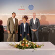 Gerhard Sch?rmann, CEO der Emil Frey Gruppe; Qiao Xianghua, President of GWM Europe; Wolfgang Kopplin, Mitglied der Gesch?ftsleitung der Emil Frey Gruppe (v.l.n.r) / Weiterer Text ?ber ots und www.presseportal.de/nr/164676 / Die Verwendung dieses Bildes ist f?r redaktionelle Zwecke unter Beachtung ggf. genannter Nutzungsbedingungen honorarfrei. Ver?ffentlichung bitte mit Bildrechte-Hinweis.
