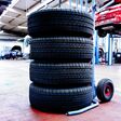 reifenwechsel, werkstatt, auto, rad, reifen, automobil, automobile, gummi, transport, black, felge, geschwindigkeit, beförderung, road, neu, legierung, anfahrt, sport, chrome, funkelnd, isoliert, metall, autofahren, silber