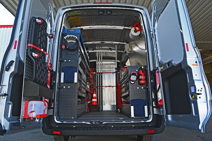 Innenraum von Ford Mobiler Service Kastenwagen