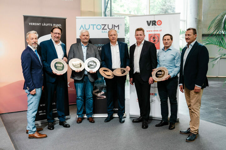 (v.l.) Peter Wondraschek, VRÖ, Mag. Tassilo Rodlauer, Goodyear, Ing. Kurt Bergmüller, Continental/Semperit, Günther Riepl, Falken, James Tennant, VRÖ, Franz Grinschgl, Apollo/Vredestein, und Hermann Hladky, VRÖ