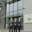 (v.l.) Andrew Taylor, Managing Director und CEO von GS Yuasa Battery Europe Ltd; Osamu Murao, Präsident der GS Yuasa Corporation; James Hylton, Managing Director bei GS Yuasa Battery Sales UK Ltd
