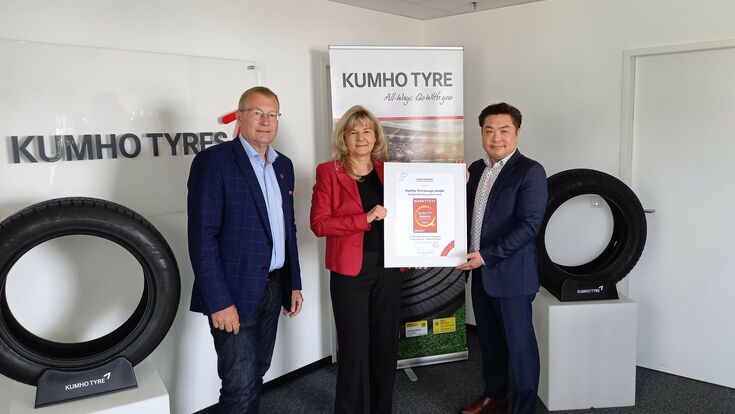 © Kumho_šbergabe