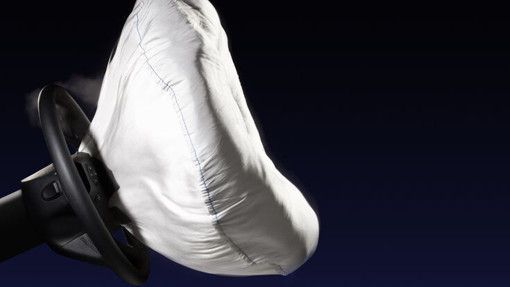 © Daimler AG Fifty years ago, Mercedes-Benz secured a fundamental airbag pate Technology Daimler Global MediaSite Mercedes-Benz Classic Press Archives Neue Motive 2021 Safety MediaSite 10 - 2021 Press Releases sorted by years 2021 Daimler AG Classic