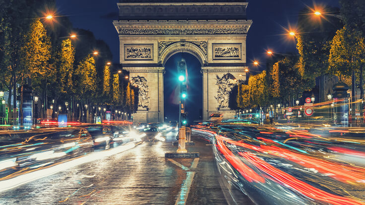 © Stockbym - stock.adobe.com arc de triomphe champs-elysees paris city france arc arch architecture attraction avenue building capital car champs cityscape de destination dusk elysees entrance europe evening famous french historic history illuminated international landmark light memorial monument motion napoleon night outdoors place road scene street symbol tourism traffic trails travel triomphe triumph triumphal twilight