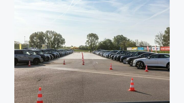 60 Fahrzeugmodelle standen für Testfahrten bereit