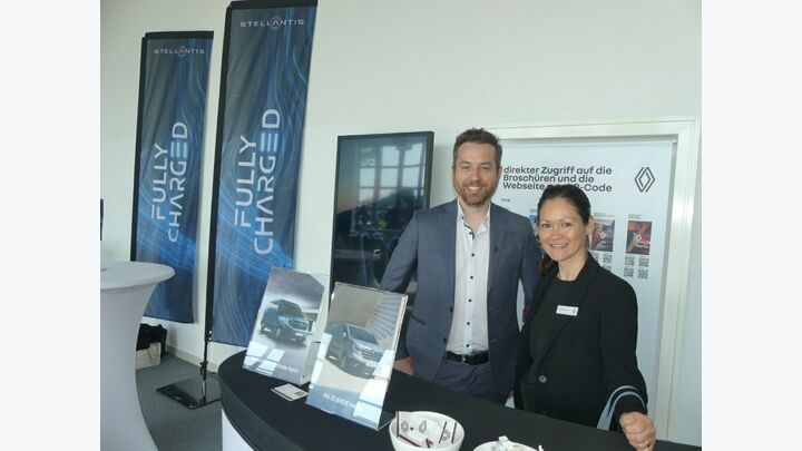 Von Renault Österreich Natascha Swoboda, MSc, Leitung Vertrieb, und Christian Geisberg, Brandmanager Renault Nutzfahrzeuge