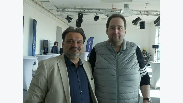 (v.l.) Michael Närr, Fuhrparkleiter  NÖ Versicherung und Vorstandsmitglied Fuhrparkverband Austria, und Dietmar Rath, Key Account Manager Finance & Insurance bei Volvo Car Austria
