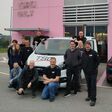 „Good Vibes Only“, lautet das Motto des stets gut gelaunten und dienstleistungsorientierten Serviceteams von TSG Car Wash Austria rund um Geschäftsführer Alfred Zach (2.v.l. vorne), das mit flexibler und kompetenter Vorort-Betreuung bei immer mehr Waschanlagenbetreibern in Österreich punktet.