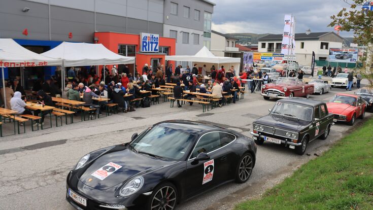 Mittagspause bei Reifen Ritz in Eisenstadt: der ﻿Partner der Pannonia Historic war auch beim ﻿20. Jubiläum dabei.