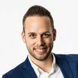 Dominic Krb studierte Betriebswirtschaft und Wirtschaftspsychologie.
