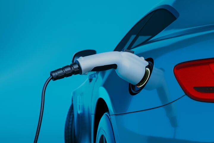 Es ist notwendig, dass Fachkräfte in der Automobil- und Reifenbranche auf die besonderen Anforderungen elektrischer Fahrzeuge vorbereitet sind. 