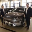 Neue Marke: (v.r.) Remzi Dervishaj, Markenleiter BYD bei Denzel Eisenstadt, und Rene Mayer, Verkaufsleiter von BYD bei Denzel, präsentierten den Plug-in-Hybrid SEAL U DM-I