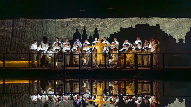 © www.wildbild.at Musikgenuss unter Tage: Der Bachchor Salzburg sang exklusiv für die Gäste von AutoFrey in den Salzwelten Bad Dürrnberg.