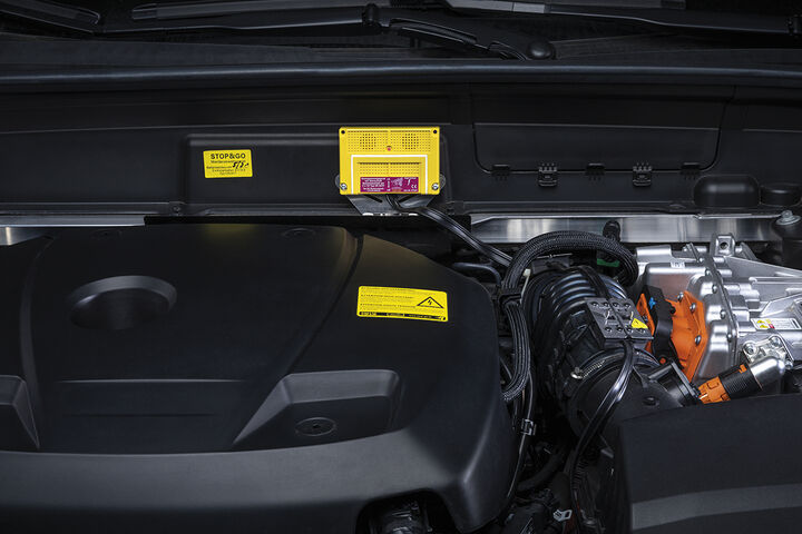 Die STOP&GO Lösungen schützen Elektro- und Hybridfahrzeuge vor Marderschäden.