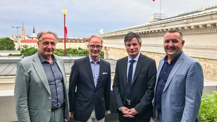 (v.l.): Bundesinnungsmeister Fahrzeugtechnik Roman Keglovits-Ackerer, BA, Andreas Westermayer, Bundesinnung Fahrzeugtechnik, Mag. Wolfgang Moitzi,  leitet nun den Ausschuss Verkehr und Mobilität im Österreichischen Parlament, und Thomas Marichhofer, neuer Bundesinnungsmeister-Stellvertreter und Innungsmeister in der Steiermark
