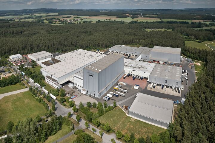Logistikzentrum von LKQ Dach in Sulzbach