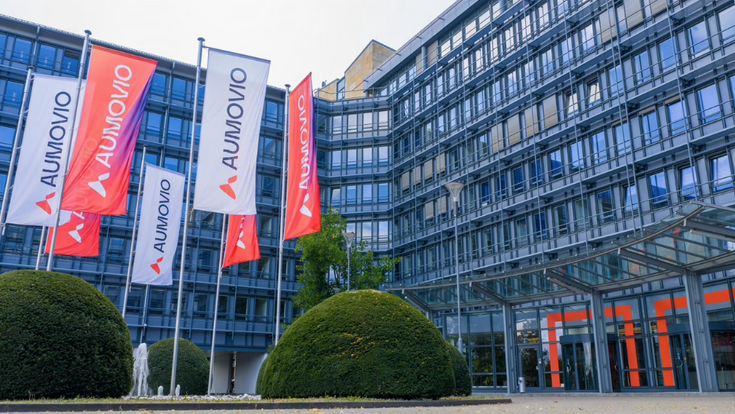 Im Geschäftsjahr 2025 lag der bereinigte Konzernumsatz bei 18,5 Milliarden Euro.